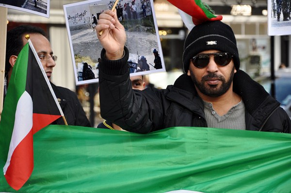 DSC_Protester_with_shades